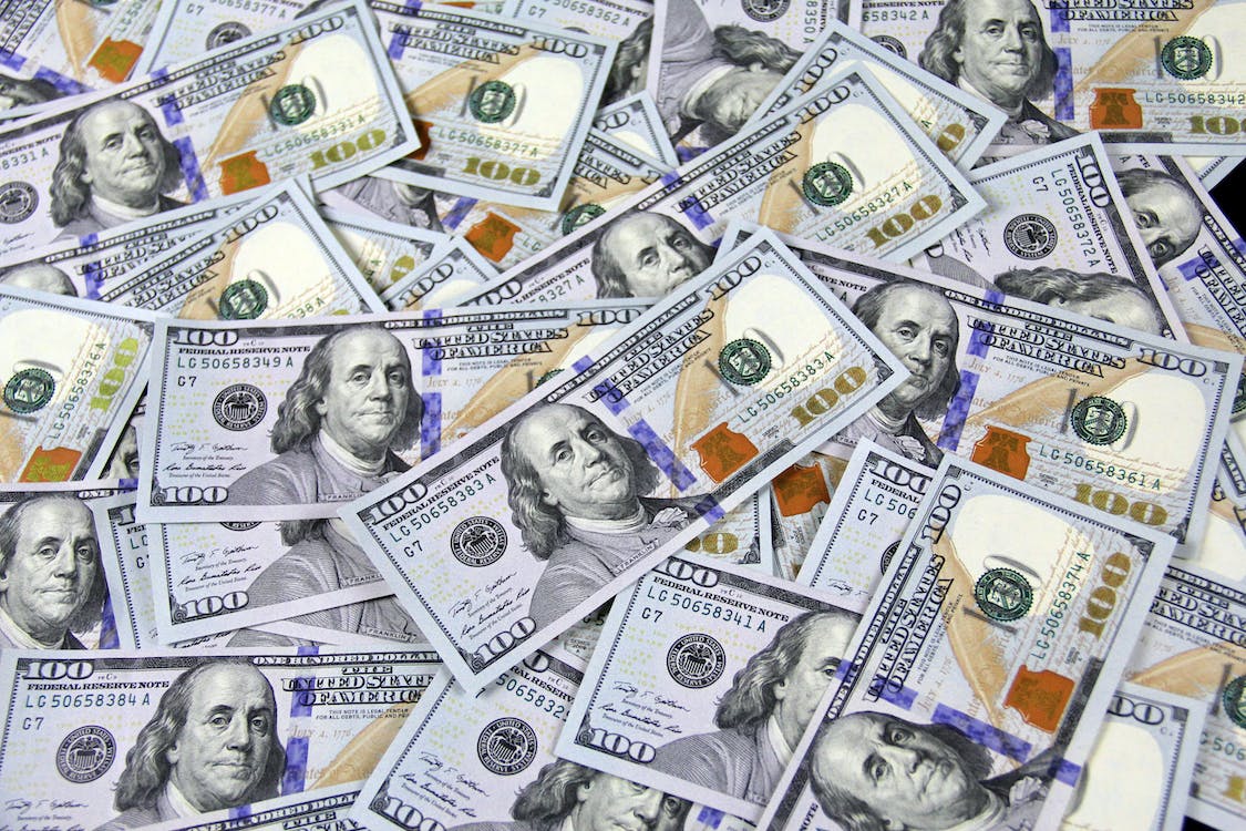 Read more about the article Traveling with Cash: Navigating CBP’s Rules and Regulations in a Flash?